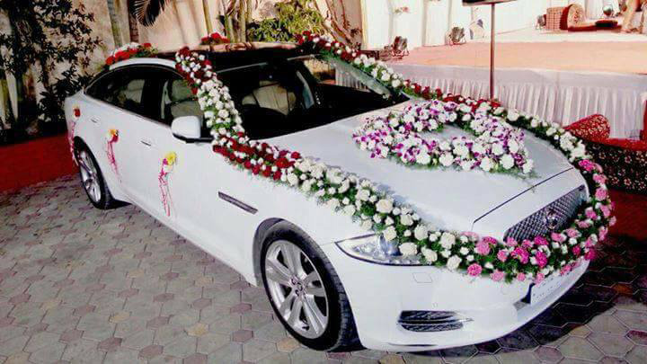 Groom / Bride Decorated Car